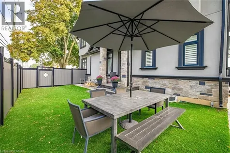 4 Lockman Drive Ancaster ON L0K 0C1