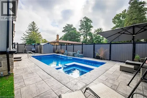 4 Lockman Drive Ancaster ON L0K 0C1