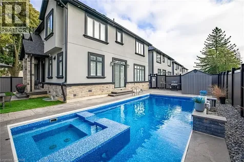4 Lockman Drive Ancaster ON L0K 0C1