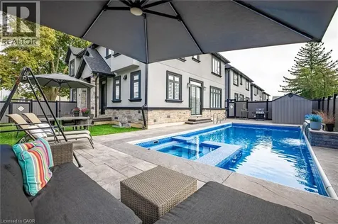 4 Lockman Drive Ancaster ON L0K 0C1