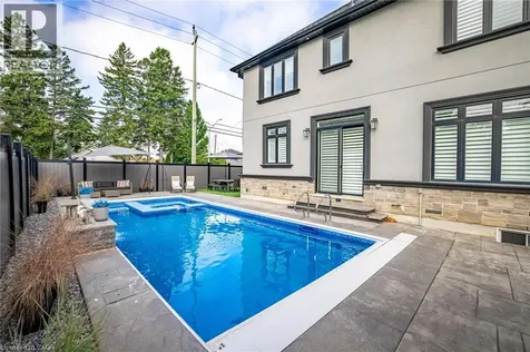 4 Lockman Drive Ancaster ON L0K 0C1