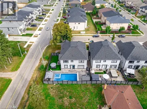 4 Lockman Drive Ancaster ON L0K 0C1