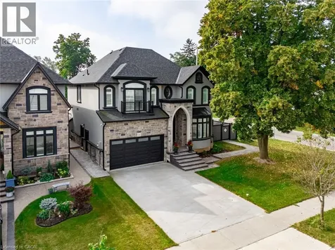 4 Lockman Drive Ancaster ON L0K 0C1