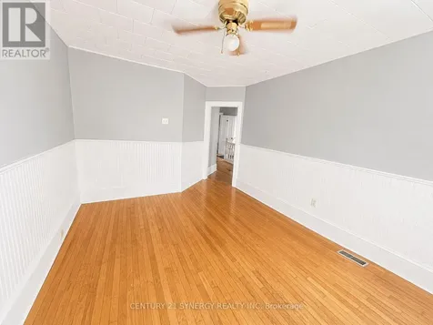 164 Chambers Street Smiths Falls ON K7A 2Z4