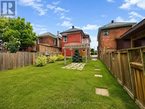 164 Chambers Street Smiths Falls ON K7A 2Z4