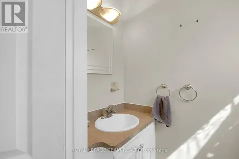 962 Dynes Road Ottawa ON K2C 0G8