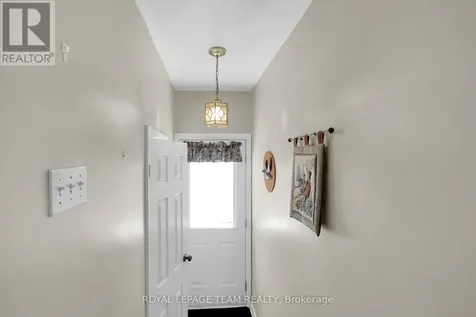 962 Dynes Road Ottawa ON K2C 0G8