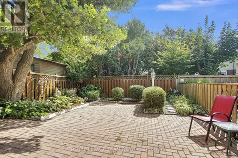 962 Dynes Road Ottawa ON K2C 0G8