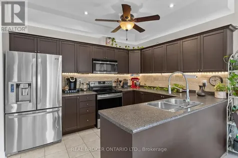 17 Cranberry Lane Barrie (400 West) ON L4N 0Z1