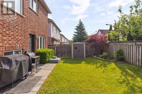 17 Cranberry Lane Barrie (400 West) ON L4N 0Z1