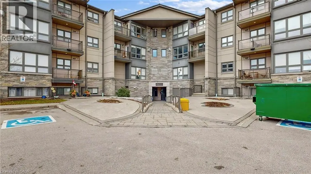 15 Jacksway Crescent London ON N5X 3T8
