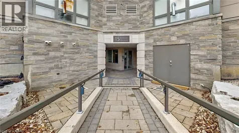 15 Jacksway Crescent London ON N5X 3T8