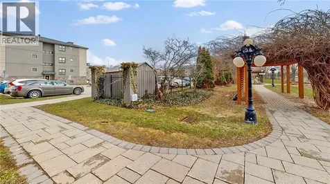 15 Jacksway Crescent London ON N5X 3T8