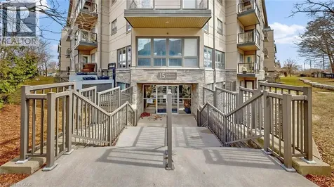 15 Jacksway Crescent London ON N5X 3T8