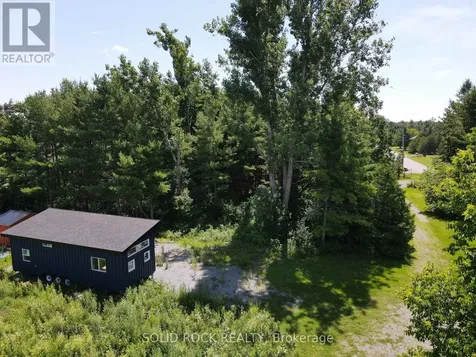202 Highfield Crescent Beckwith ON K7C 3P2