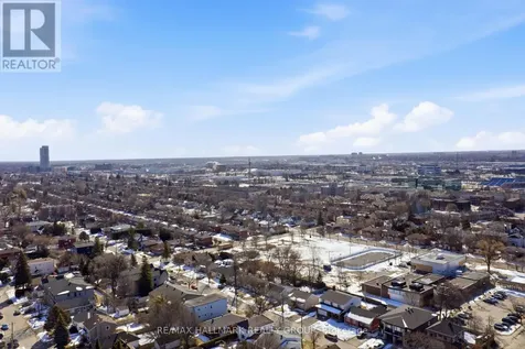 211 Columbus Avenue Ottawa ON K1K 1P7