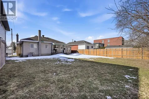 211 Columbus Avenue Ottawa ON K1K 1P7