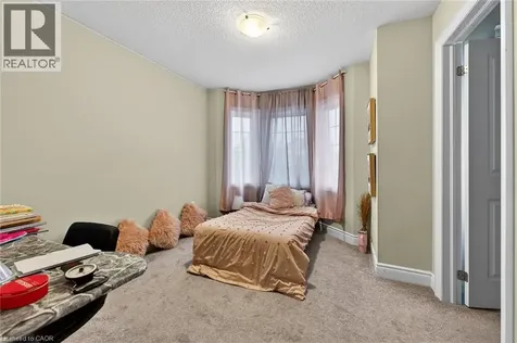 7809 Hackberry Trail East Niagara Falls ON L2H 3R5