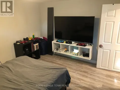 1180 Southwood Drive Ottawa ON K2C 3C3