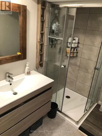 1180 Southwood Drive Ottawa ON K2C 3C3