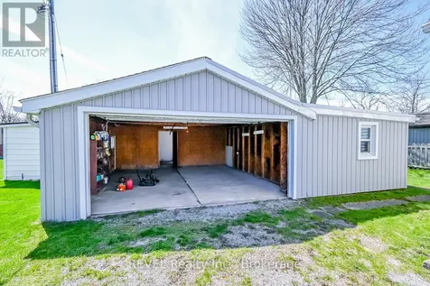 2757 North Shore Drive Drive East Haldimand ON N0A 1K0