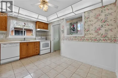 21 Bluebird Avenue Hamilton ON L9A 3W4