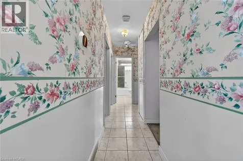 21 Bluebird Avenue Hamilton ON L9A 3W4