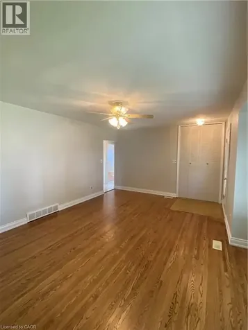 21 Bluebird Avenue Hamilton ON L9A 3W4
