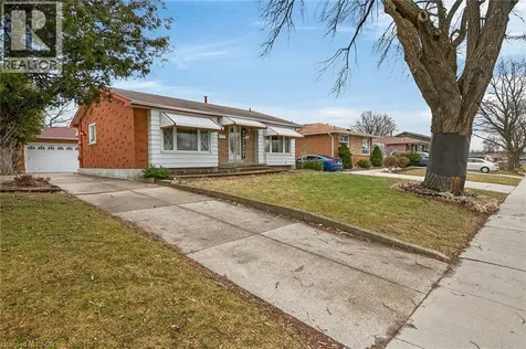 21 Bluebird Avenue Hamilton ON L9A 3W4