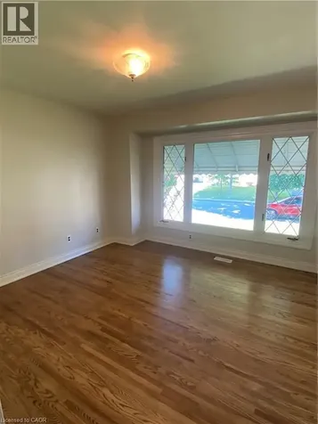 21 Bluebird Avenue Hamilton ON L9A 3W4