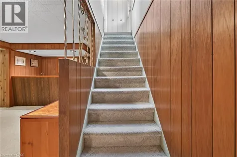 21 Bluebird Avenue Hamilton ON L9A 3W4