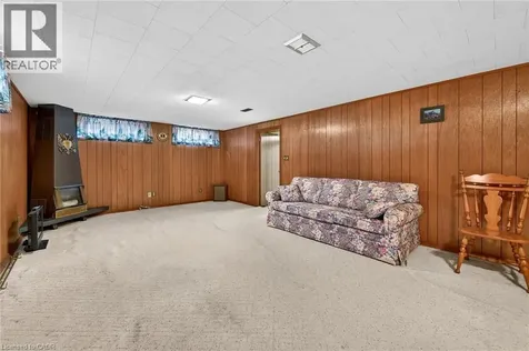 21 Bluebird Avenue Hamilton ON L9A 3W4