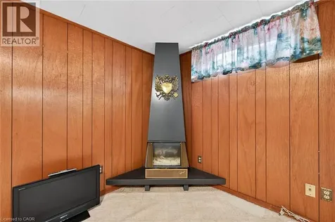 21 Bluebird Avenue Hamilton ON L9A 3W4