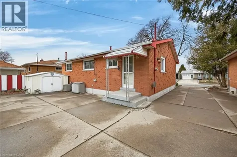 21 Bluebird Avenue Hamilton ON L9A 3W4