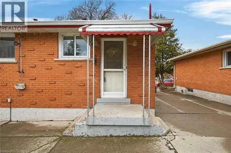 21 Bluebird Avenue Hamilton ON L9A 3W4