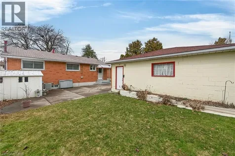 21 Bluebird Avenue Hamilton ON L9A 3W4