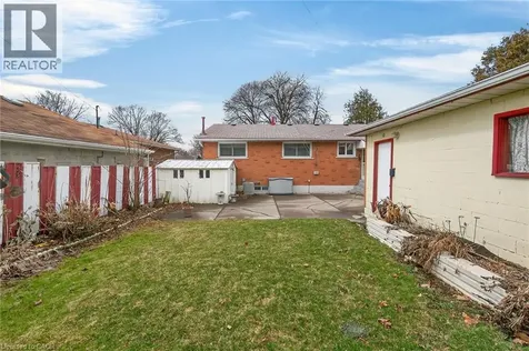 21 Bluebird Avenue Hamilton ON L9A 3W4