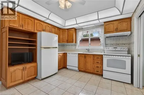 21 Bluebird Avenue Hamilton ON L9A 3W4
