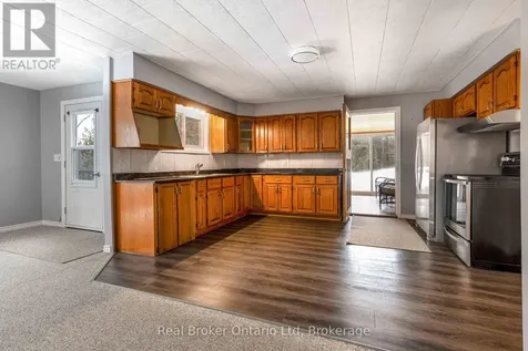 16 Twin River Drive North South Bruce Peninsula ON N0H 2T0