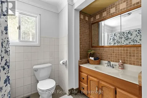 75 Silver Point Drive Seguin ON P2A 2W8