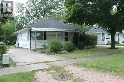 108 Chestnut Avenue Sarnia ON N7T 4L8