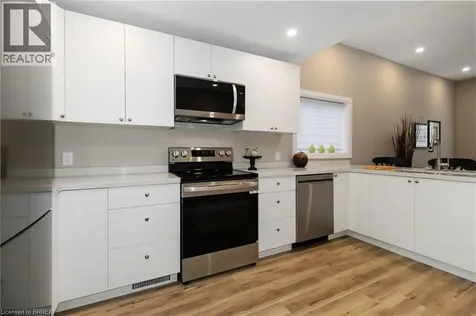 16 Mt. Pleasant Street Brantford ON N3T 1S5