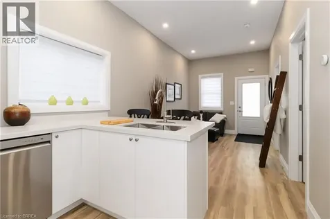 16 Mt. Pleasant Street Brantford ON N3T 1S5