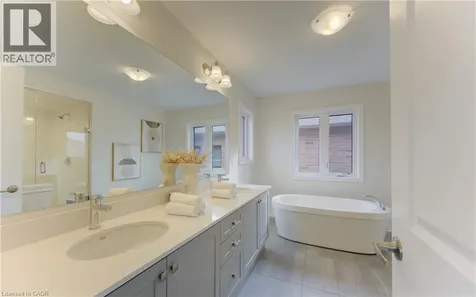 39 Guernsey Drive Kitchener ON N2R 0T7