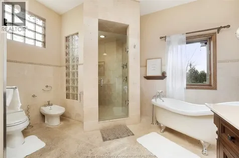 4648 Jenkela Court Windsor ON N9G 3C4