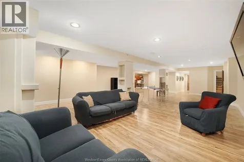 4648 Jenkela Court Windsor ON N9G 3C4