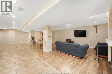 4648 Jenkela Court Windsor ON N9G 3C4