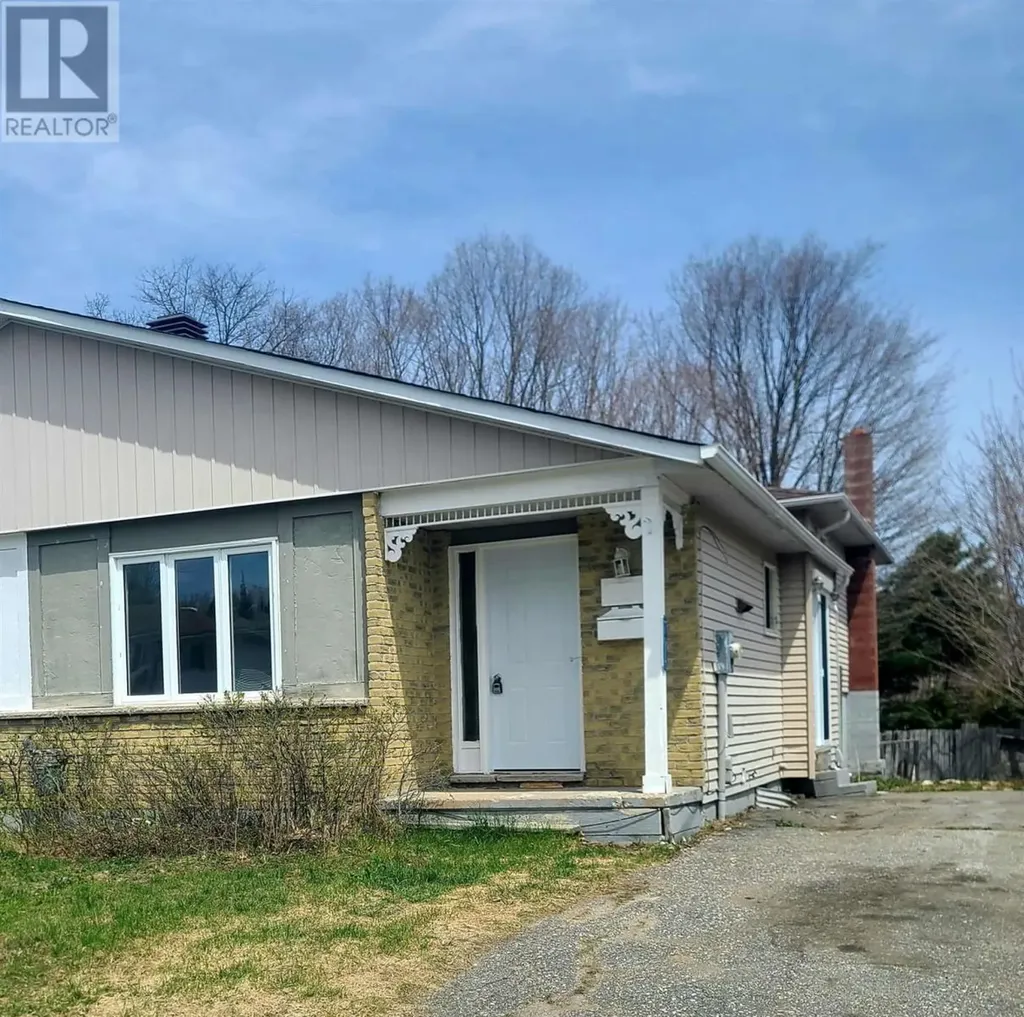 21 Laprairie Crescent Elliot Lake ON P5A 3B7
