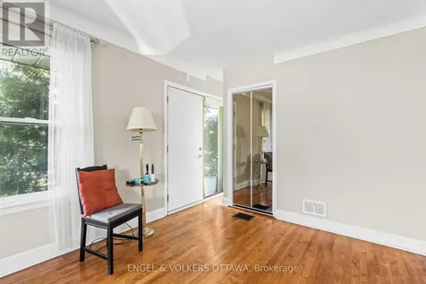 1372 Ridgedale Street Ottawa ON K1T 1C5