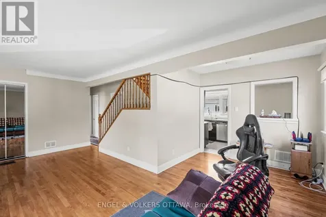 1372 Ridgedale Street Ottawa ON K1T 1C5